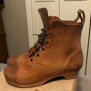 Swedish Hasbeens Ankle Boots w/scallop detail